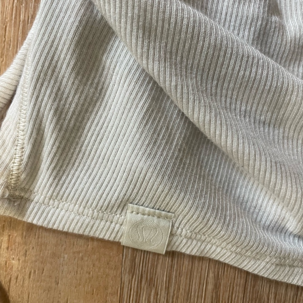 Lululemon Side Cinch Ribbed T-Shirt - Picture 8 of 8
